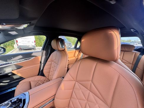 Used 2026 BMW 740i xDrive image 17