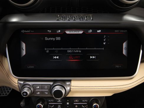 Used 2020 Ferrari Portofino image 36