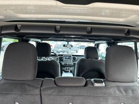 Used 2022 Jeep Wrangler Unlimited Sport AWD/4WD image 21