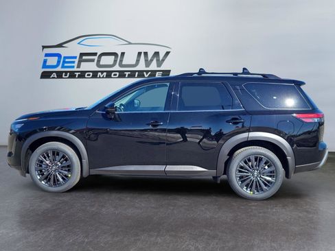 New 2026 Nissan Pathfinder SL image 6