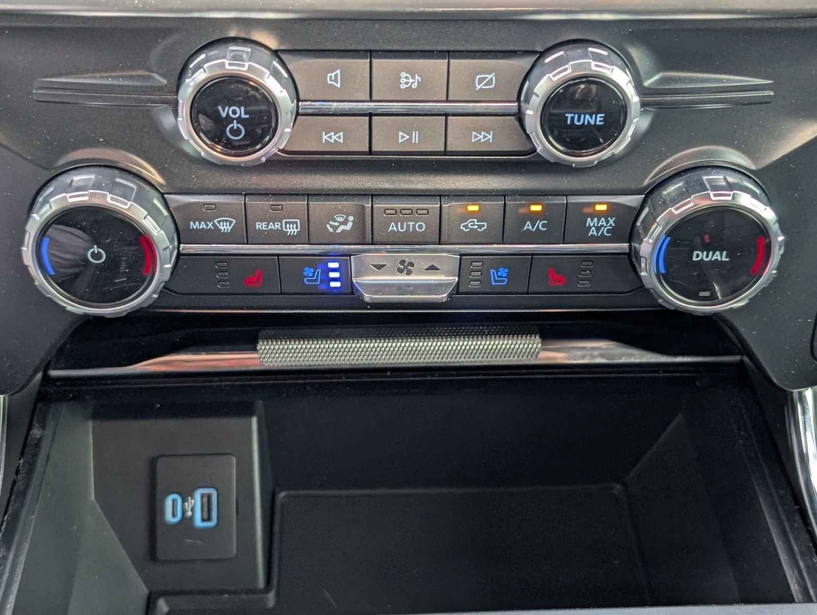 Used 2022 Ford F150 Lariat w/ Equipment Group 501A Mid AWD/4WD image 19