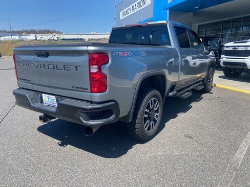 Used 2024 Chevrolet Silverado 2500 Custom w/ Custom Value Package image 6