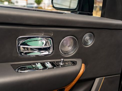 Used 2025 Rolls-Royce Cullinan image 14
