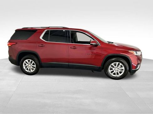 Used 2021 Chevrolet Traverse LT AWD/4WD image 2