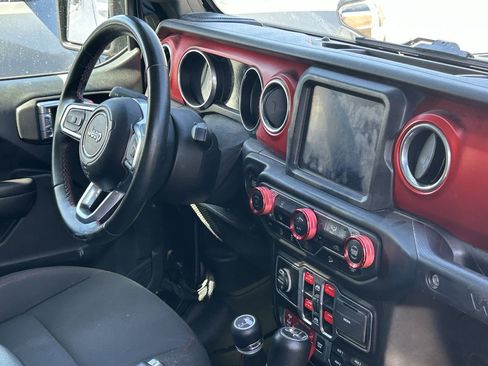 Used 2018 Jeep Wrangler Unlimited Rubicon AWD/4WD image 8
