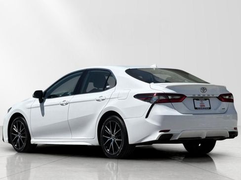 Used 2023 Toyota Camry SE FWD image 6