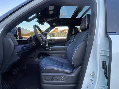 New 2026 INFINITI QX80 4WD w/ Sport Exterior Package image 31