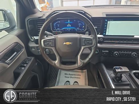 Used 2022 Chevrolet Silverado 1500 LTZ AWD/4WD image 14