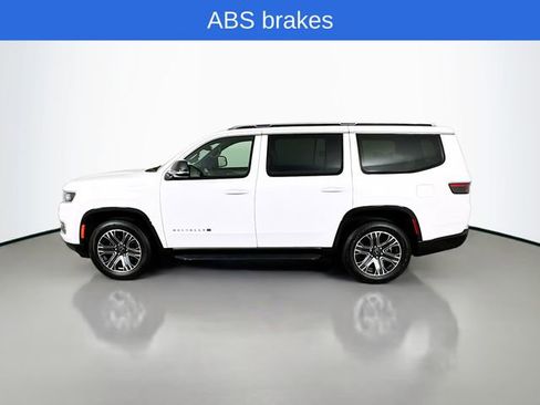 Used 2025 Jeep Wagoneer 4WD image 10
