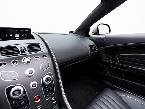 Used 2016 Aston Martin DB9 GT image 96