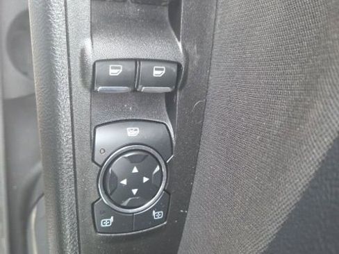 Used 2020 Ford Fusion SE FWD image 19