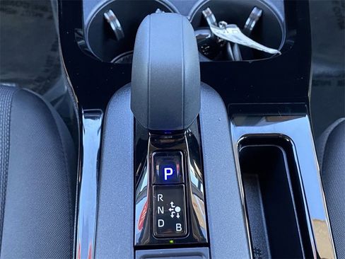 Certified 2025 Toyota Prius LE image 31