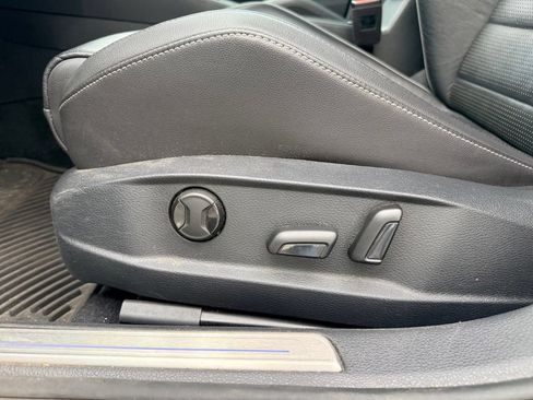 Used 2019 Volkswagen Golf R 4-Door AWD/4WD image 12
