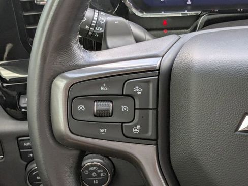 Used 2022 Chevrolet Silverado 1500 ZR2 w/ Technology Package image 38