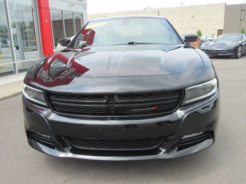 Used 2022 Dodge Charger SXT w/ Plus Group AWD/4WD image 3