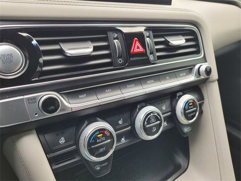 Used 2022 Genesis G70 3.3T image 21