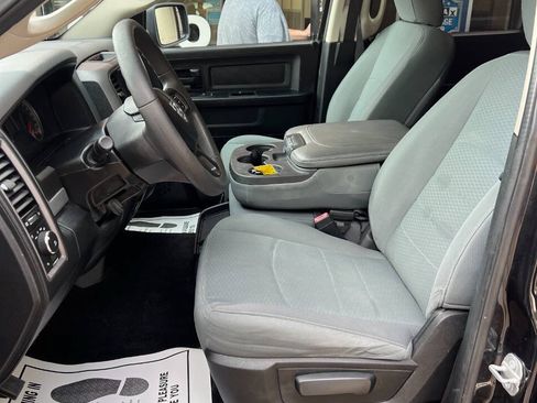 Used 2017 RAM 1500 Express RWD image 9