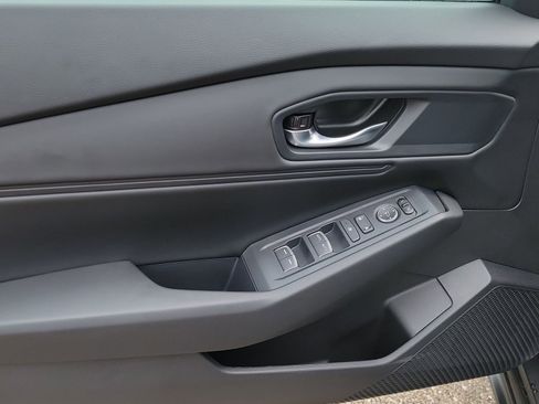 Used 2025 Honda Accord SE image 6