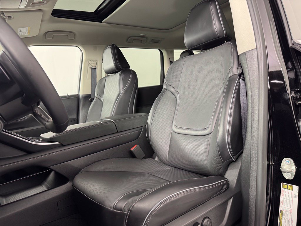 Certified 2026 INFINITI QX80 Luxe w/ Cargo Package AWD/4WD image 14