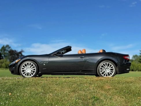 Used 2010 Maserati GranTurismo Convertible RWD image 42