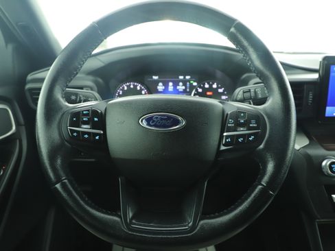 Certified 2020 Ford Explorer XLT image 12