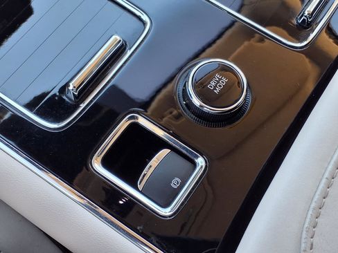 Used 2023 Lincoln Aviator Black Label w/ Class IV Trailer Tow Package image 23