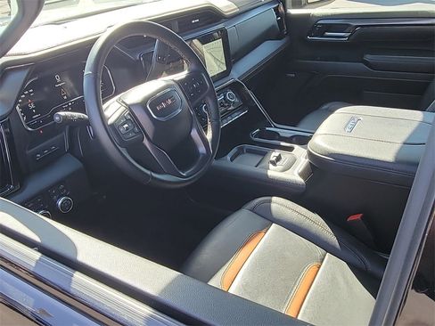 Used 2025 GMC Sierra 2500 AT4 w/ AT4 Premium Plus Package image 10