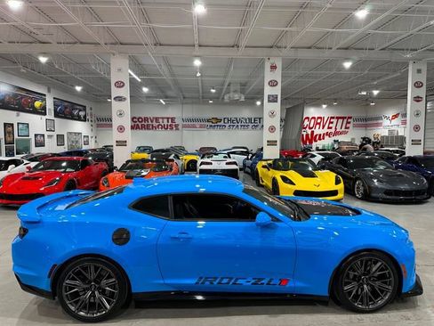 Used 2022 Chevrolet Camaro ZL1 RWD image 5