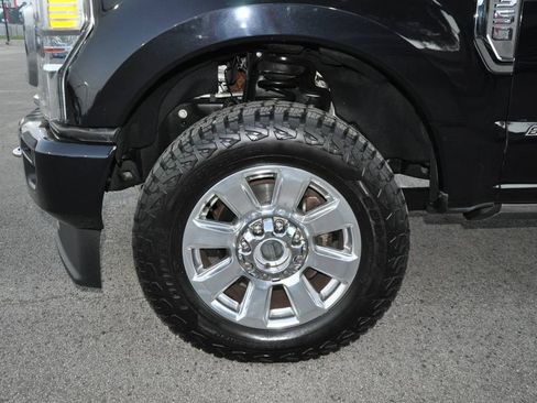 Used 2022 Ford F350 Platinum w/ FX4 Off-Road Package image 9