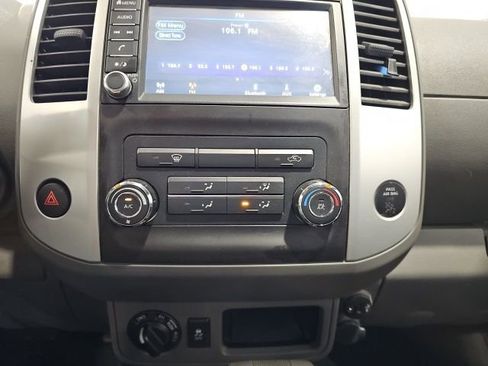Used 2019 Nissan Frontier SV image 14