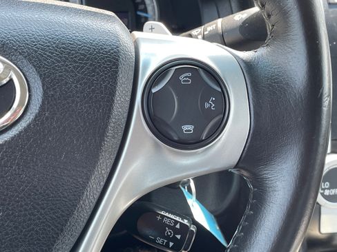 Used 2014 Toyota Camry SE FWD image 11