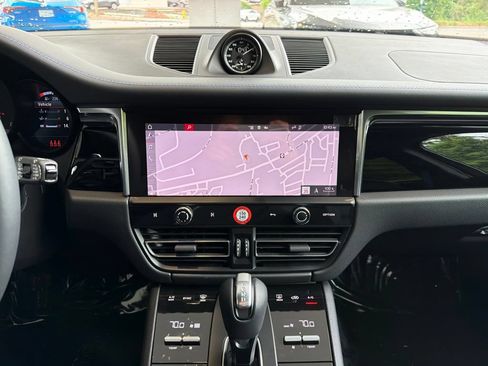 Used 2025 Porsche Macan Turbo AWD/4WD image 24