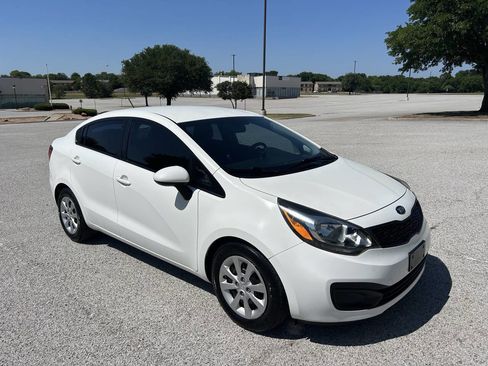 Used 2015 Kia Rio LX w/ Power Package FWD image 4