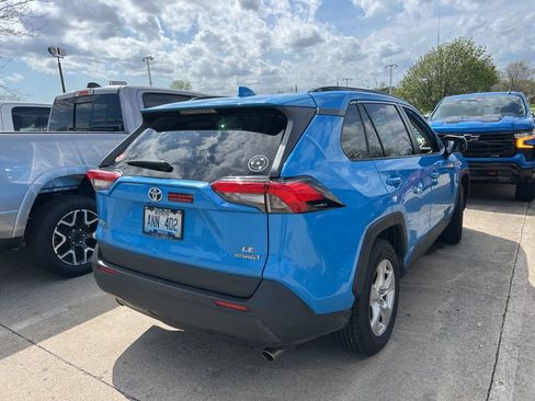 Used 2020 Toyota RAV4 LE w/ Carpet Mat Package image 3