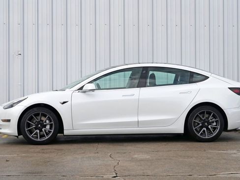Used 2020 Tesla Model 3 Standard Range Plus image 5