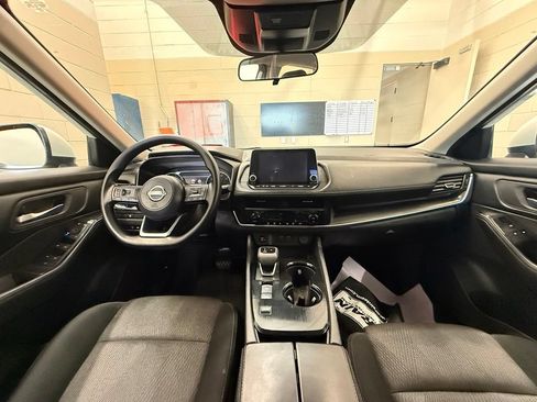 Used 2024 Nissan Rogue SV FWD image 26