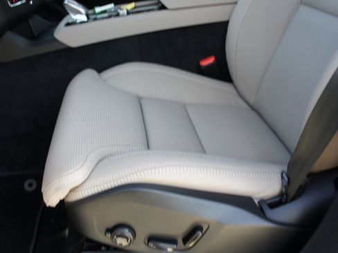 New 2026 Volvo XC90 B6 Ultra image 18