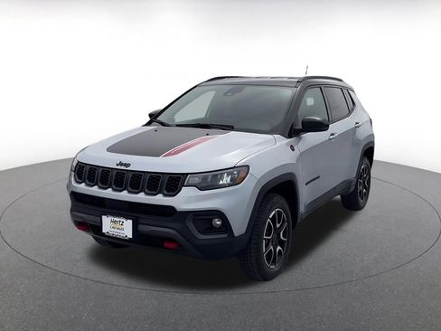 Used 2025 Jeep Compass Trailhawk AWD/4WD image 7