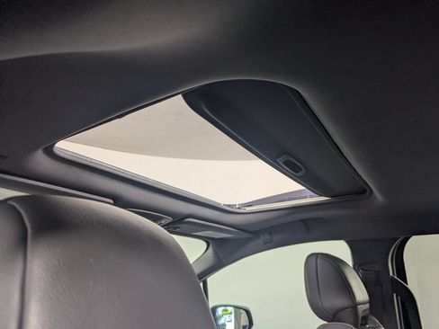 Used 2022 Toyota Sienna XSE AWD/4WD image 22