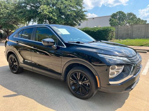 Used 2023 Mitsubishi Eclipse Cross LE image 3
