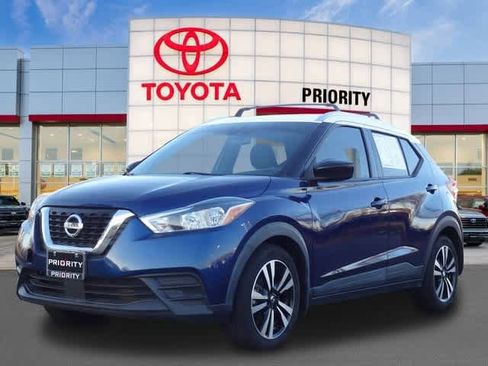 Used 2020 Nissan Kicks SV w/ Exterior Package image 1
