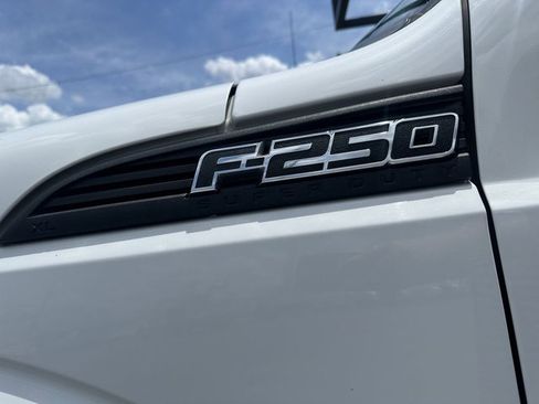 Used 2016 Ford F250 XL w/ Power Equipment Group RWD image 9