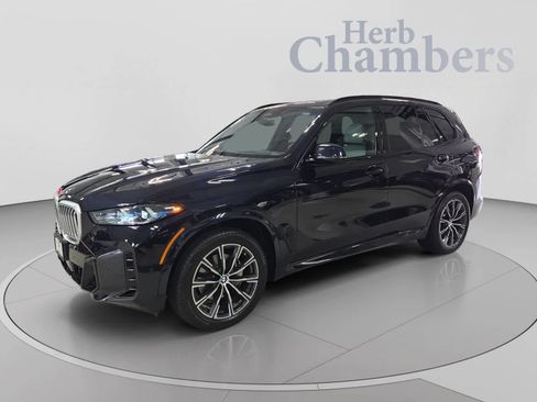 Used 2025 BMW X5 xDrive40i w/ M Sport Package AWD/4WD image 10