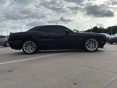 Used 2020 Dodge Challenger R/T RWD image 5