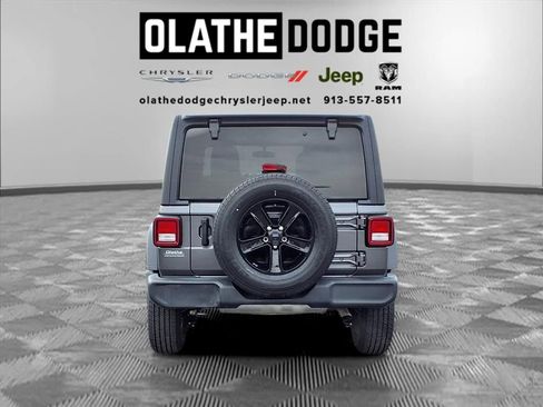 Used 2022 Jeep Wrangler Unlimited Sport image 26