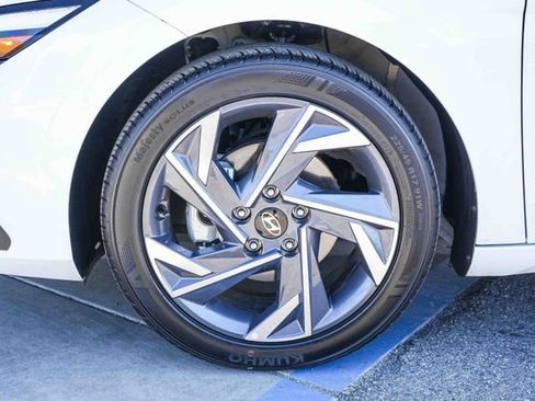 Certified 2025 Hyundai Elantra Sport FWD image 12