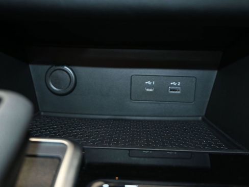 Used 2025 Nissan Pathfinder SV AWD/4WD image 27