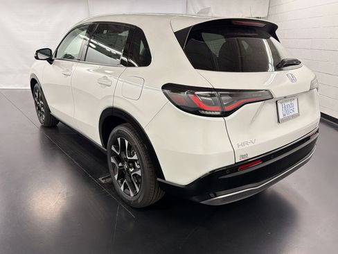 New 2026 Honda HR-V EX-L image 3