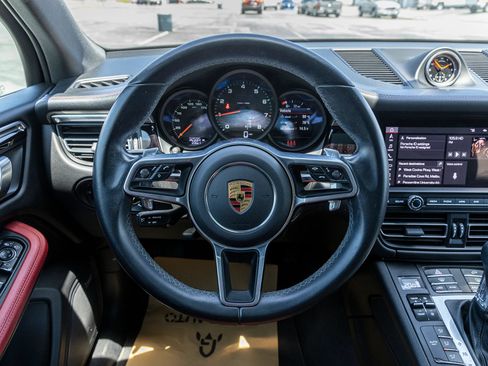 Used 2021 Porsche Macan AWD/4WD image 33