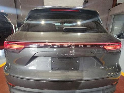 Used 2019 Porsche Cayenne image 8